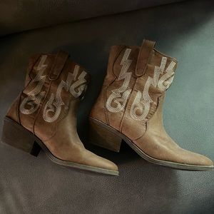Women’s Cowgirl Boots